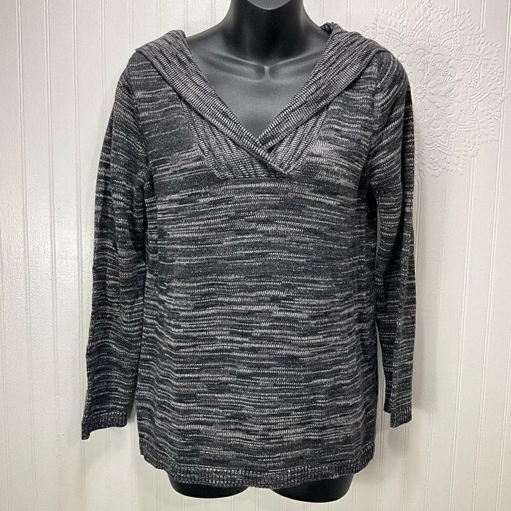 EDDIE BAUER sweater with hood